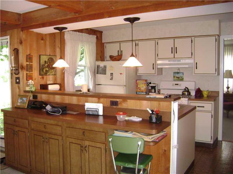 949 Harper Road Crescent, PA 15046 - Photo 7 of 24 Kitchen. Totally equipped kitchen open to the family and dining area.