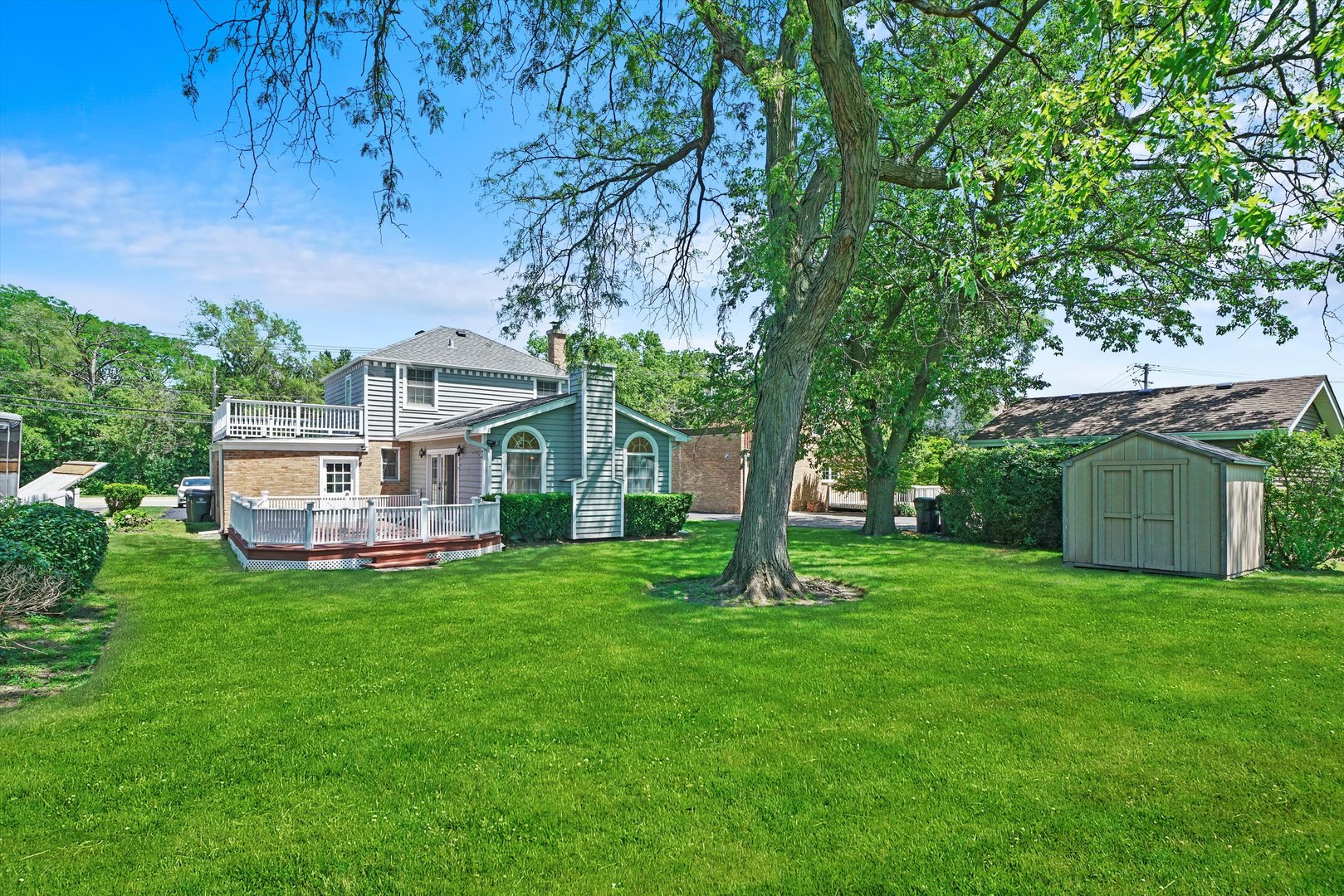 2525 Glenview Road Glenview, IL 60025 - Photo 28 of 50 a view of a house with a big yard