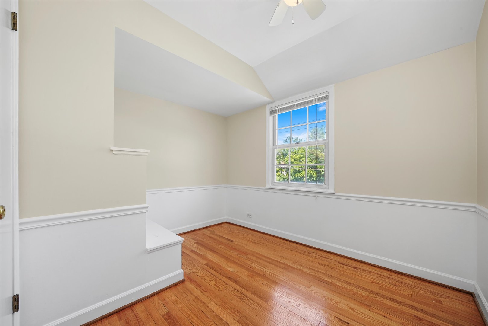 2525 Glenview Road Glenview, IL 60025 - Photo 34 of 50 an empty room with wooden floor and windows