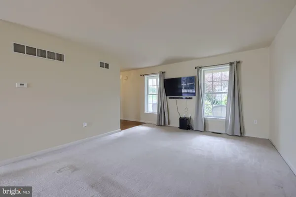 $449,900 | 435 North Burberry Lane, Mount Wolf, PA 17347