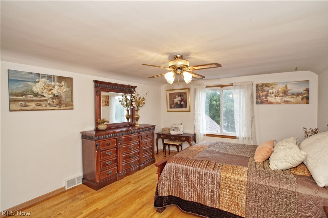 4137 Stonehaven Road Cleveland, OH 44121 - Photo 19 of 23