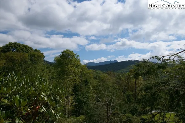 $999,000 | 2209-2211 Sugar Mountain 2 Road, Newland, NC 28657