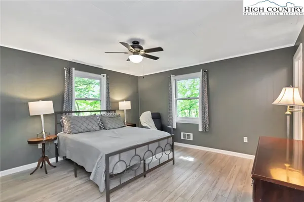 $999,000 | 2209-2211 Sugar Mountain 2 Road, Newland, NC 28657