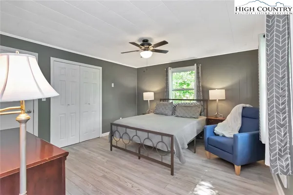 $999,000 | 2209-2211 Sugar Mountain 2 Road, Newland, NC 28657