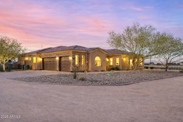 $1,099,000 | 1602 East Lobo Street, San Tan Valley, AZ 85140