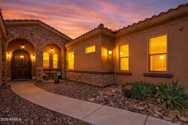 $1,099,000 | 1602 East Lobo Street, San Tan Valley, AZ 85140