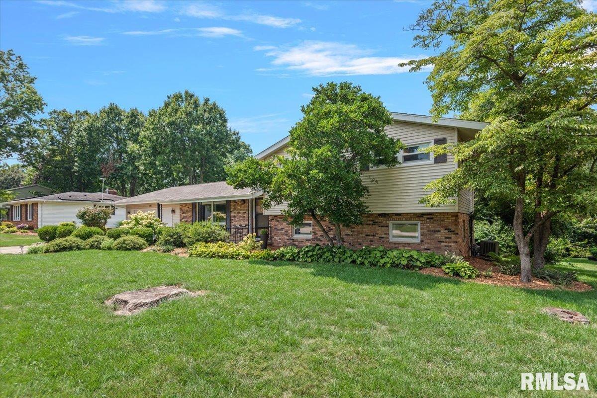 125 Wild Rose Lane Rochester, IL 62563 - Photo 3 of 42 Gallery Image 3