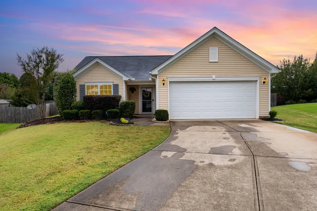 $275,000 | 408 Royalston Court, Duncan, SC 29334