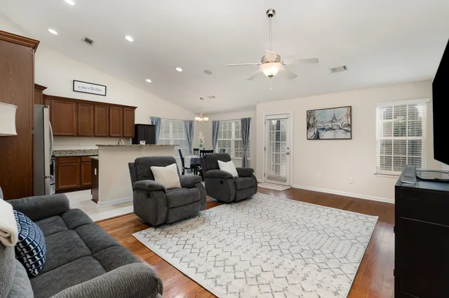 $275,000 | 408 Royalston Court, Duncan, SC 29334