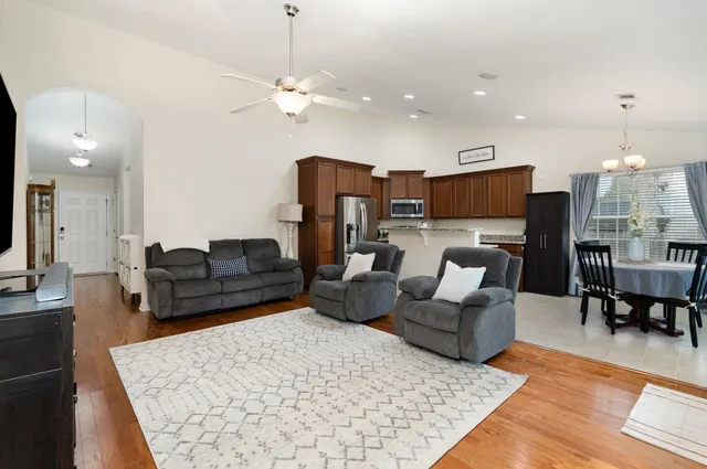 $275,000 | 408 Royalston Court, Duncan, SC 29334