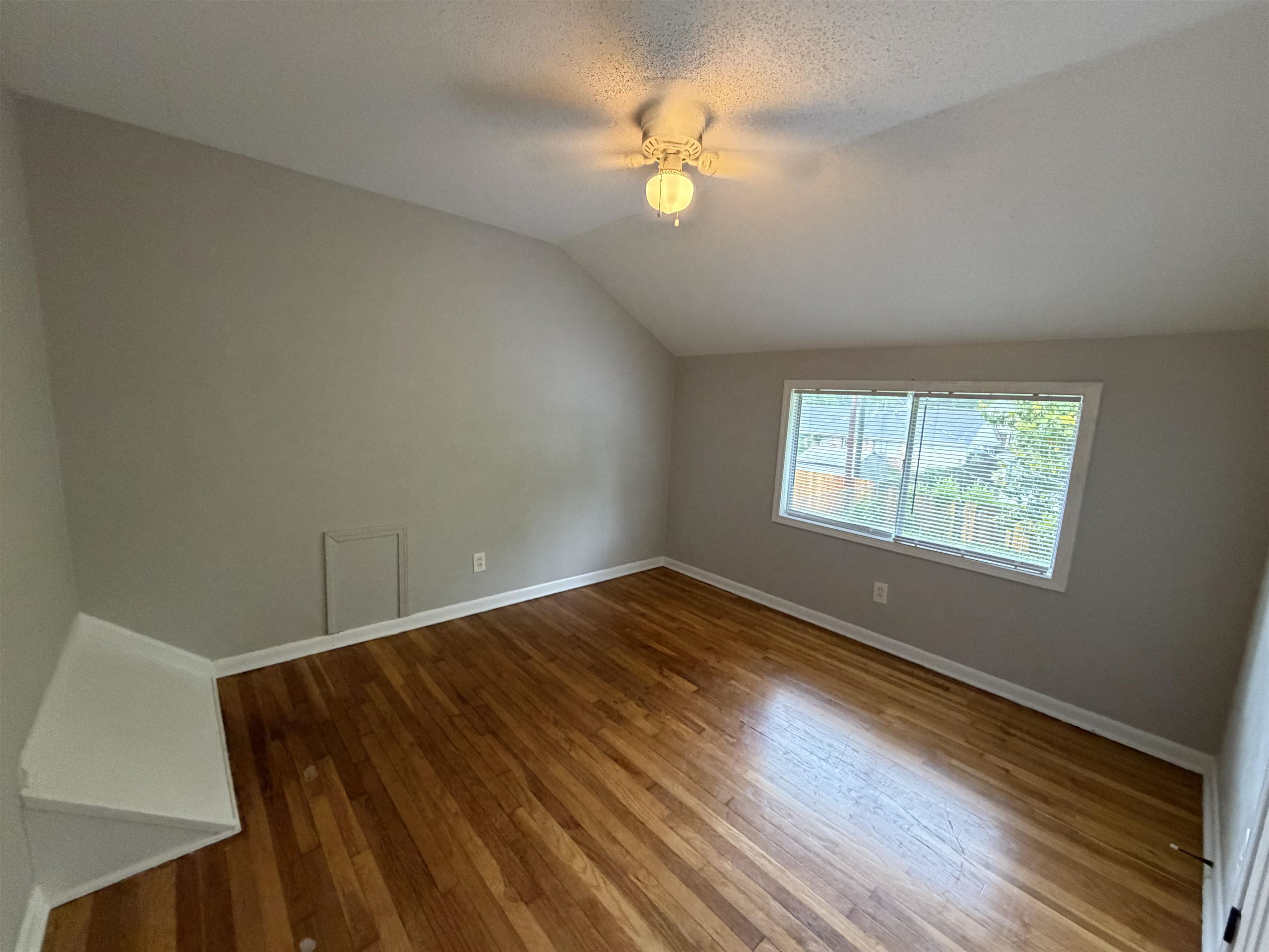 4073 Arrowhead Road Memphis, TN 38118 - Photo 7 of 10 a view of an empty room and window