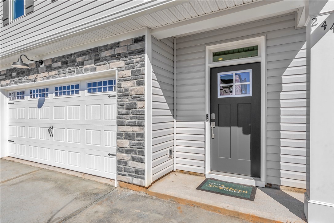 244 Brown Circle Easley, SC 29642 - Photo 3 of 27