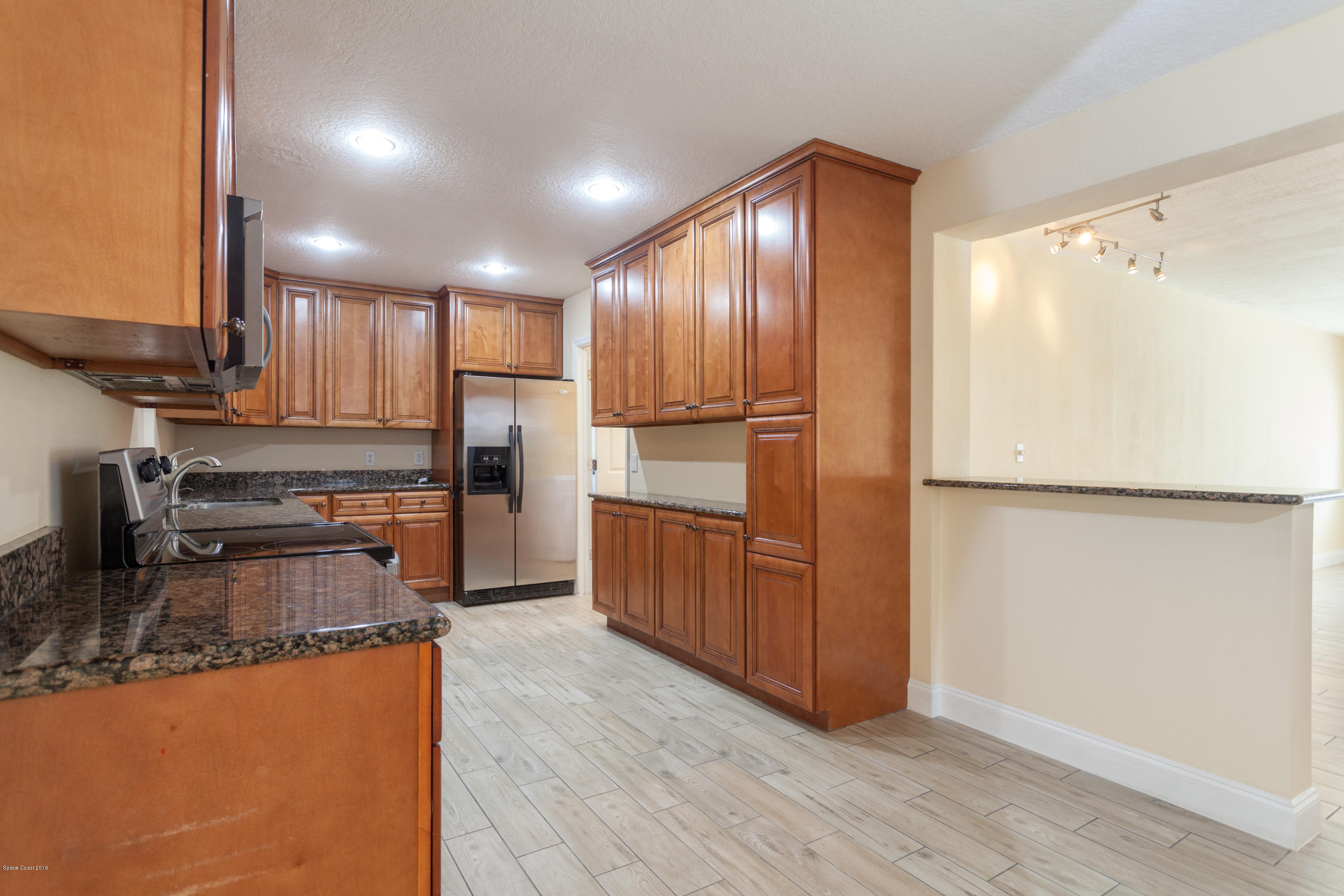 915 Samar Road Cocoa Beach, FL 32931 - Photo 14 of 21 Kitchen