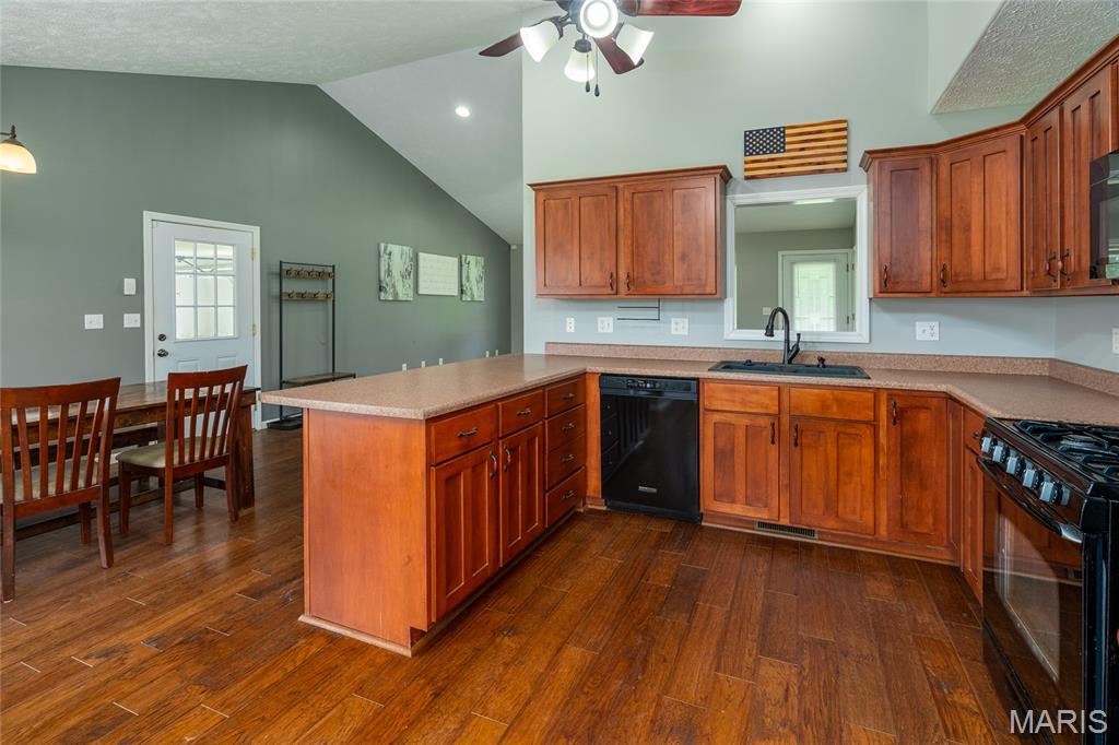 12063 Strawberry Road Carbondale, IL 62901 - Photo 15 of 36