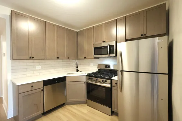 $2,200 | 4436 North Bernard Street, Unit 2, Chicago, IL 60625