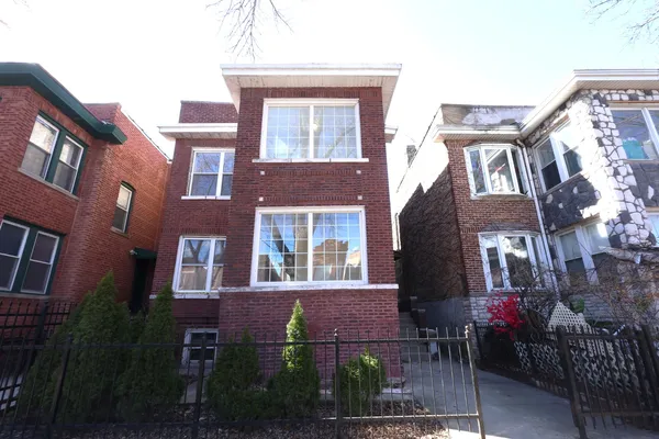 $2,200 | 4436 North Bernard Street, Unit 2, Chicago, IL 60625