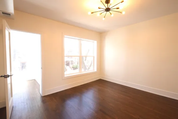 $2,200 | 4436 North Bernard Street, Unit 2, Chicago, IL 60625