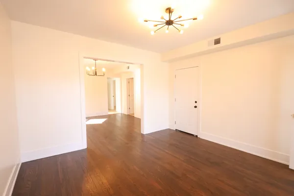 $2,200 | 4436 North Bernard Street, Unit 2, Chicago, IL 60625