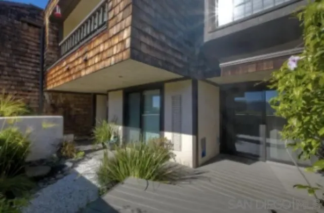 $6,750 | 2239 Del Mar Scenic Parkway, Del Mar, CA 92014