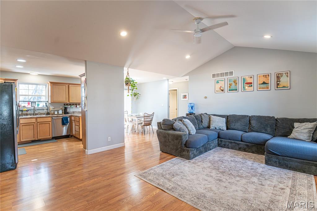 19436 Laney Road Waynesville, MO 65583 - Photo 4 of 35