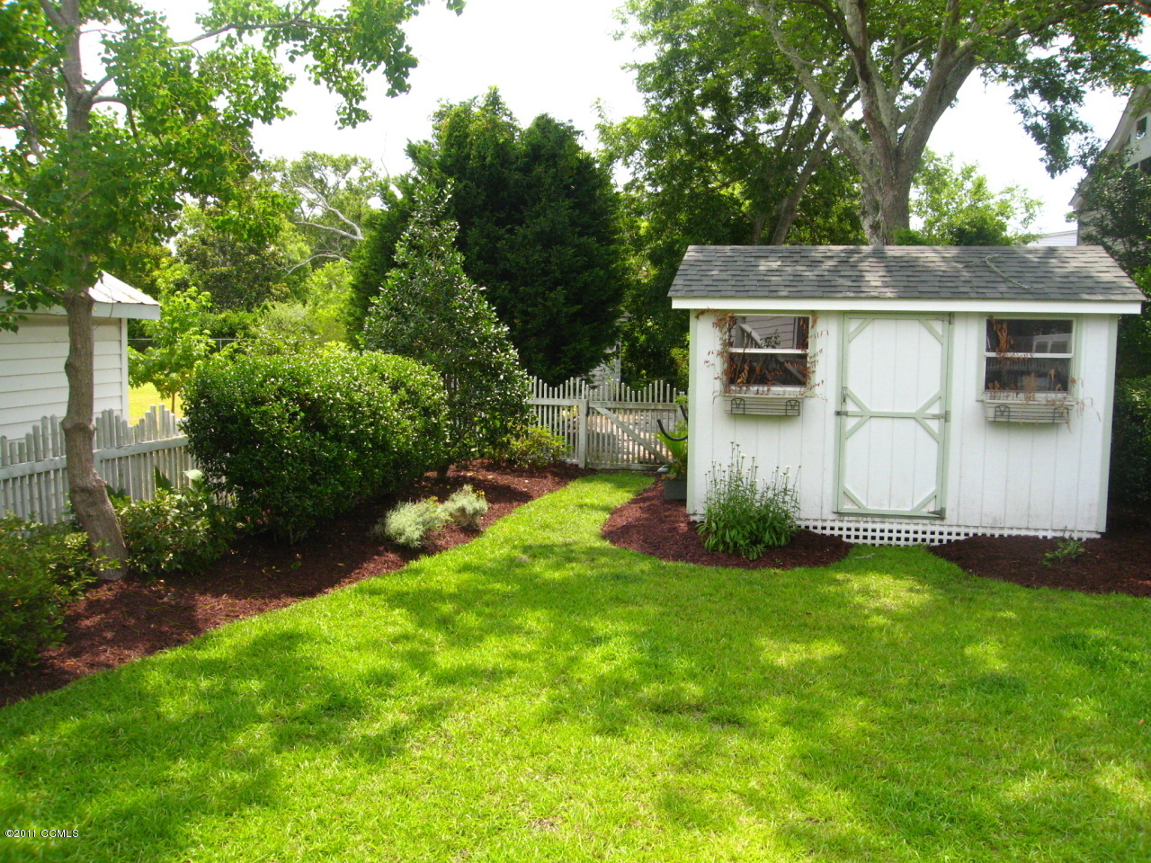 202 Pollock Street Beaufort, NC 28516 - Photo 19 of 19 Back Yard
