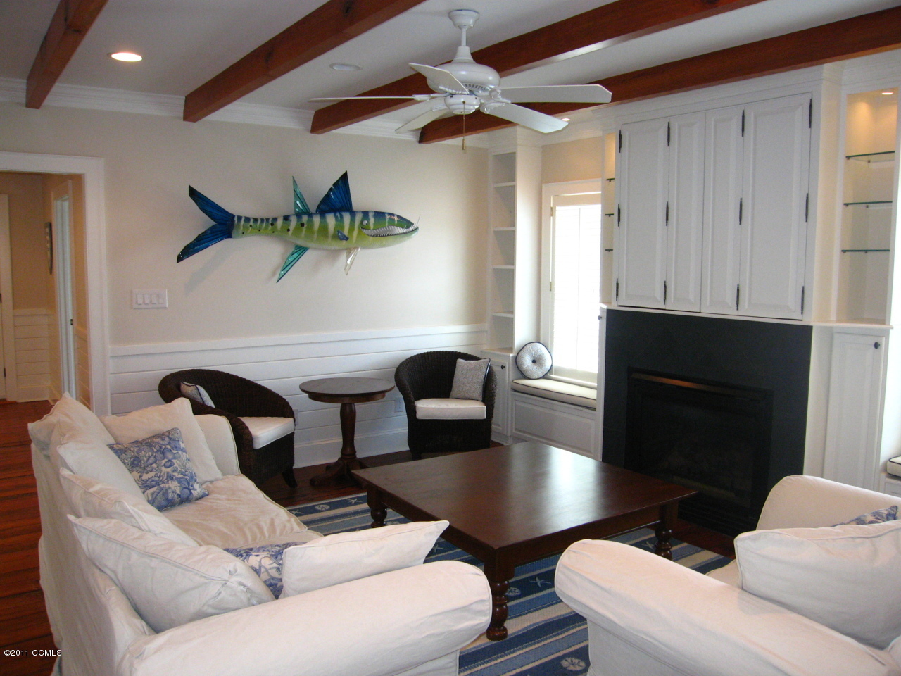 202 Pollock Street Beaufort, NC 28516 - Photo 5 of 19 Living Room