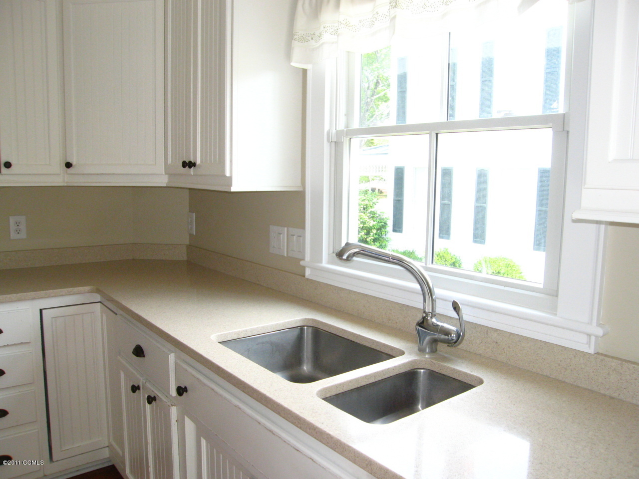 202 Pollock Street Beaufort, NC 28516 - Photo 9 of 19 Kitchen