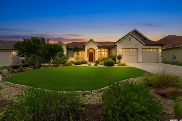 $575,000 | 429 English Oaks Circle, Boerne, TX 78006