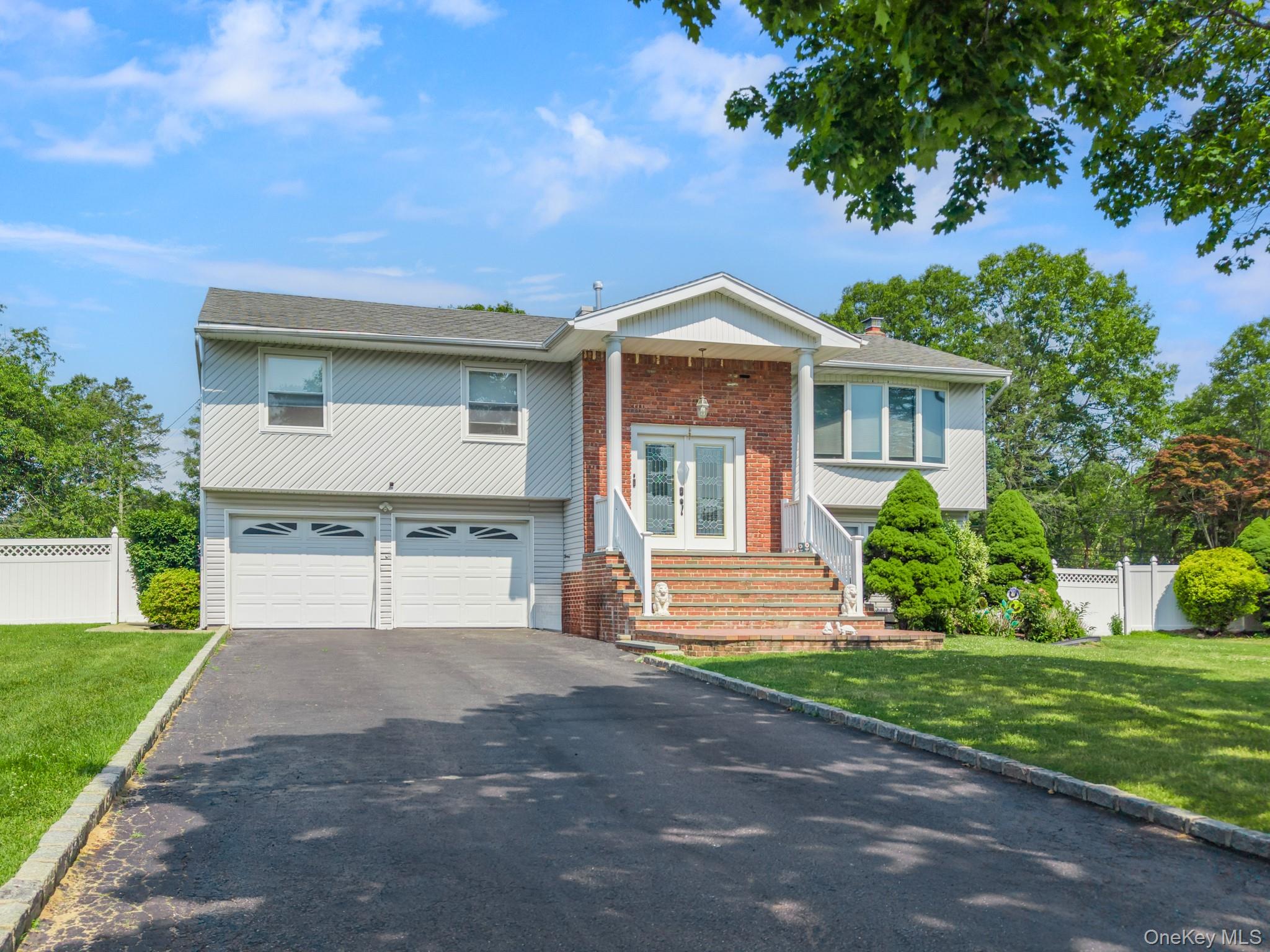 40 Peppermint Road Commack, NY 11725 - Photo 4 of 32