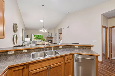 $324,900 | 464 Meadow Lane, Norwood Young America, MN 55397