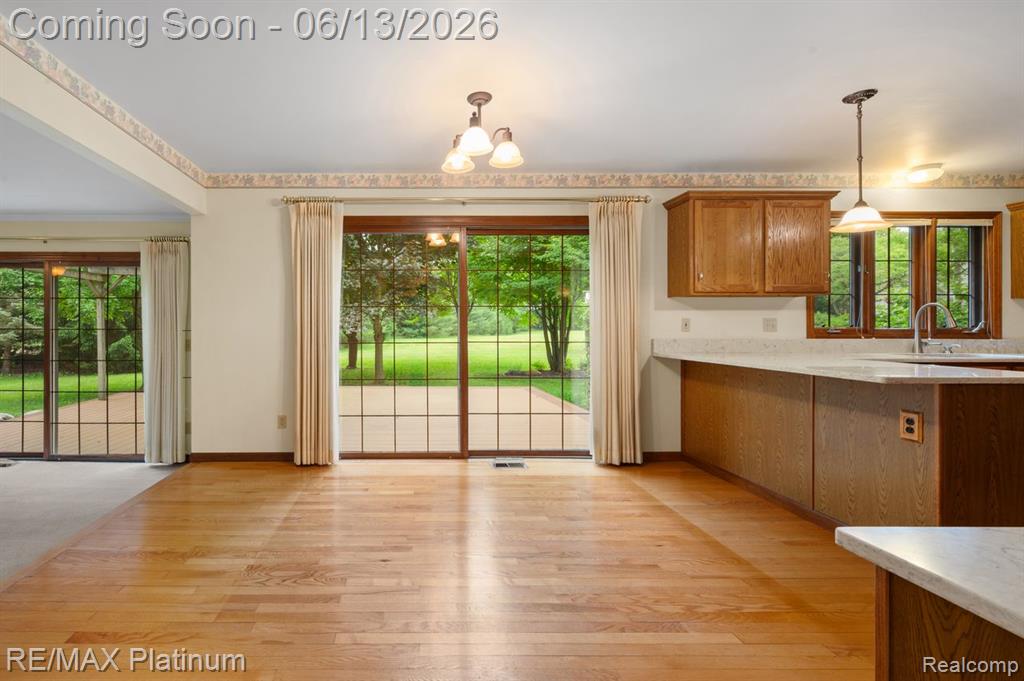 12902 Autumn Ridge Court Milford, MI 48380 - Photo 20 of 73