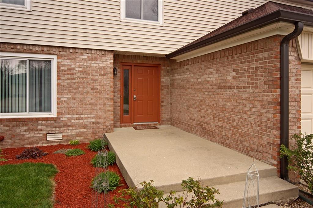 4956 Beechwood Road Avon, IN 46123 - Photo 2 of 24 Gallery Image 2
