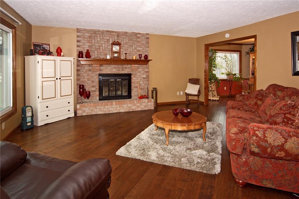 4956 Beechwood Road Avon, IN 46123 - Photo 4 of 24 Gallery Image 4