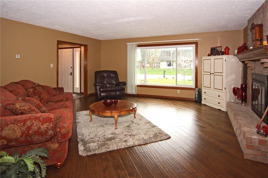 4956 Beechwood Road Avon, IN 46123 - Photo 5 of 24 Gallery Image 5