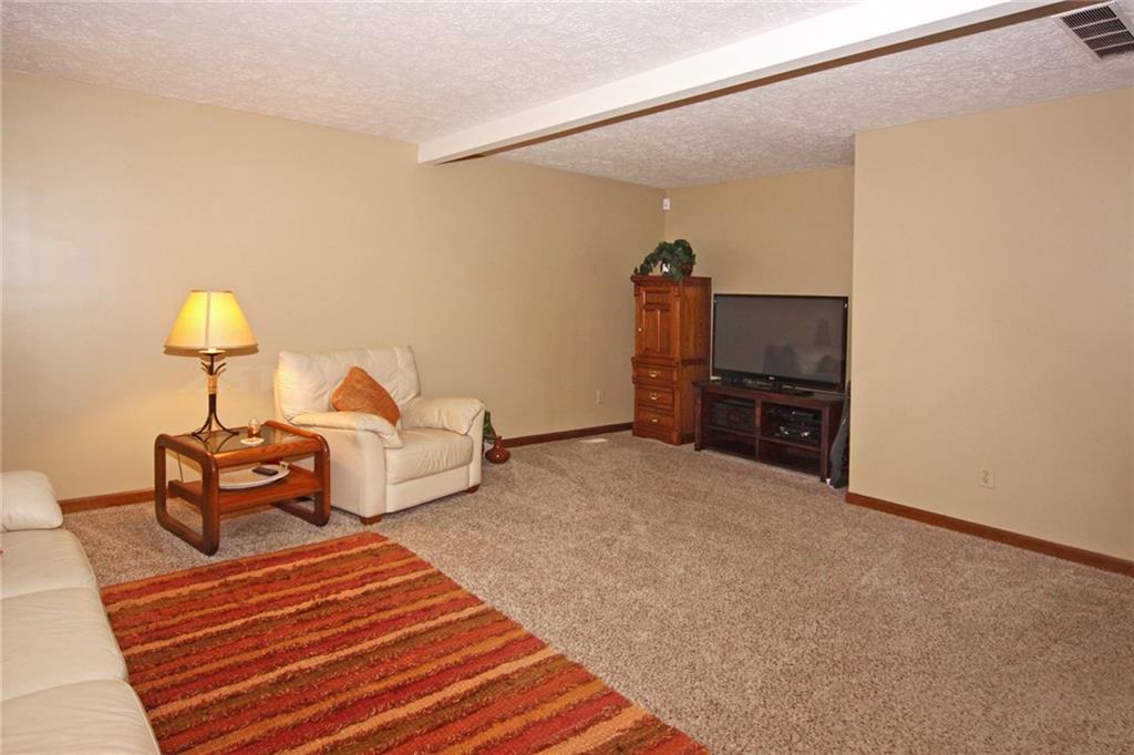 4956 Beechwood Road Avon, IN 46123 - Photo 10 of 24 Gallery Image 10