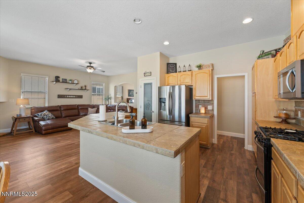 2415 Lincoln Meadows Drive Reno, NV 89521 - Photo 12 of 38