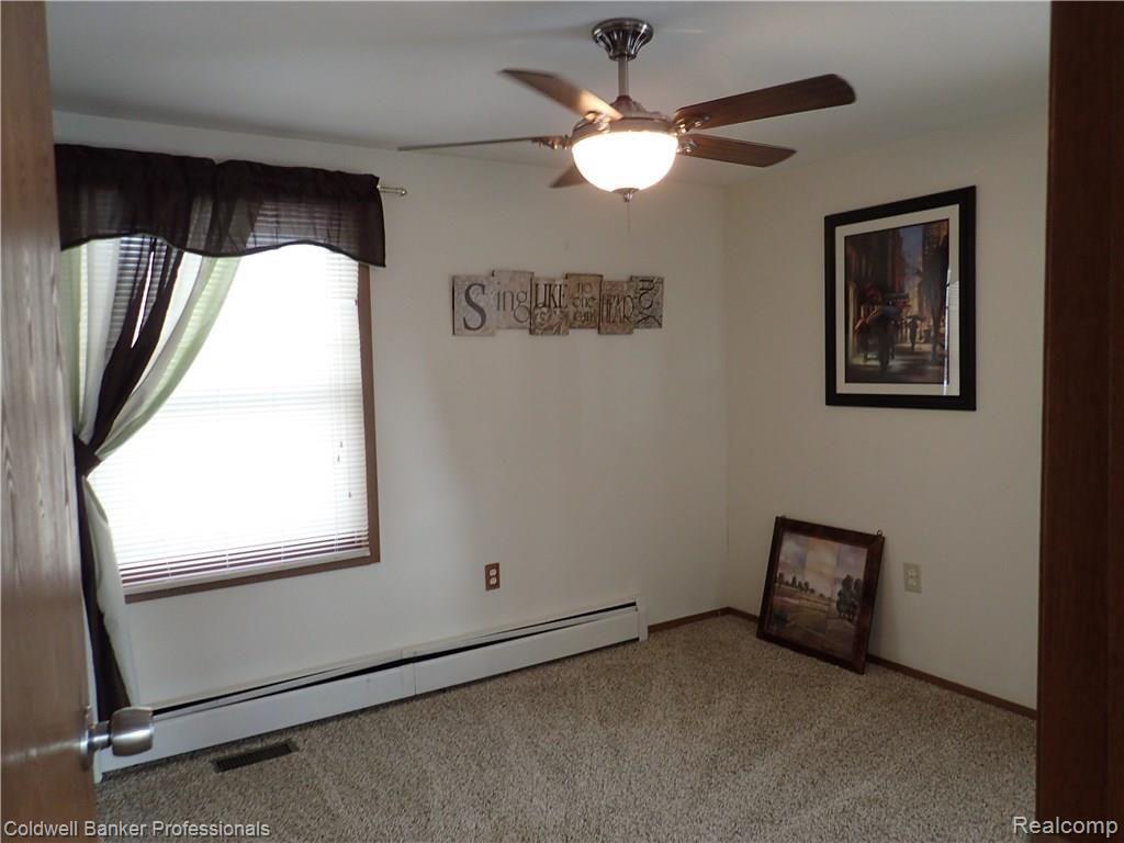 3259 West Newark Road Lapeer, MI 48446 - Photo 28 of 41 P2030014.JPG