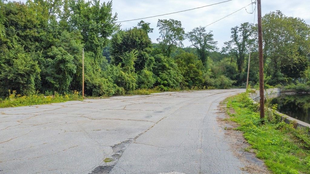 35 Lower Grape Street Chicopee, MA 01013 - Photo 30 of 31