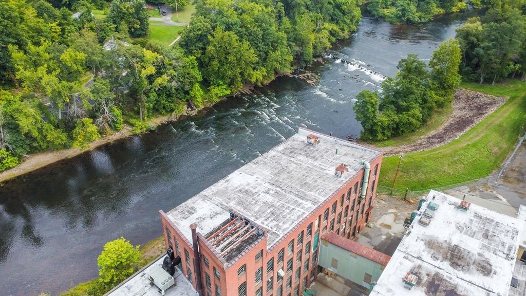 35 Lower Grape Street Chicopee, MA 01013 - Photo 7 of 31