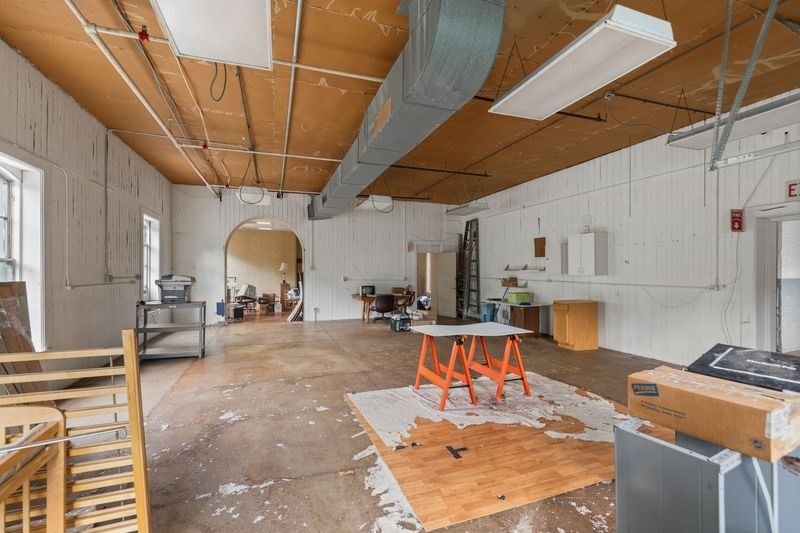 35 Lower Grape Street Chicopee, MA 01013 - Photo 10 of 31