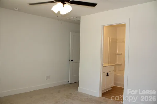 $2,000 | 562 West Park Avenue, Unit B, Mooresville, NC 28115