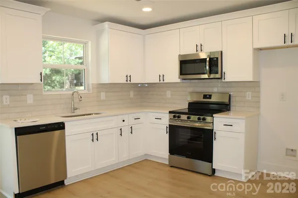 $2,000 | 562 West Park Avenue, Unit B, Mooresville, NC 28115