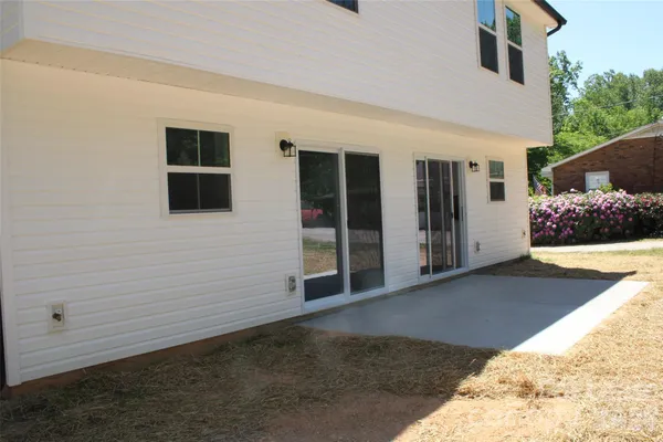 $2,000 | 562 West Park Avenue, Unit B, Mooresville, NC 28115