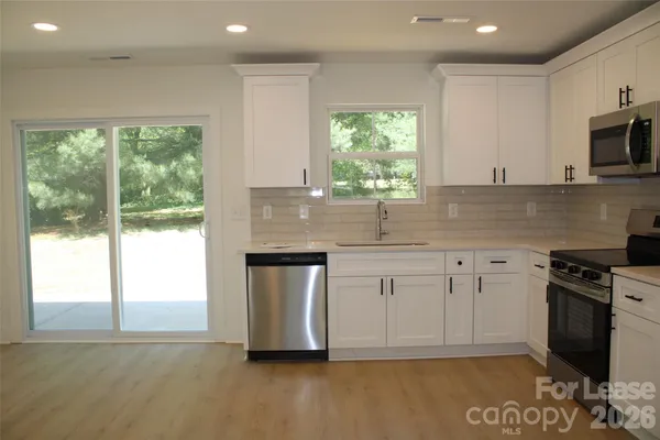 $2,000 | 562 West Park Avenue, Unit B, Mooresville, NC 28115