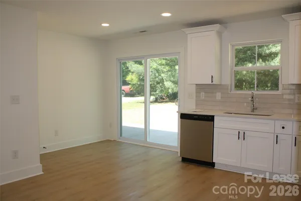 $2,000 | 562 West Park Avenue, Unit B, Mooresville, NC 28115