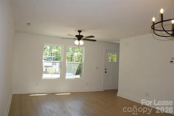 $2,000 | 562 West Park Avenue, Unit B, Mooresville, NC 28115