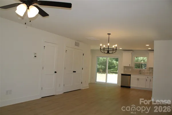 $2,000 | 562 West Park Avenue, Unit B, Mooresville, NC 28115