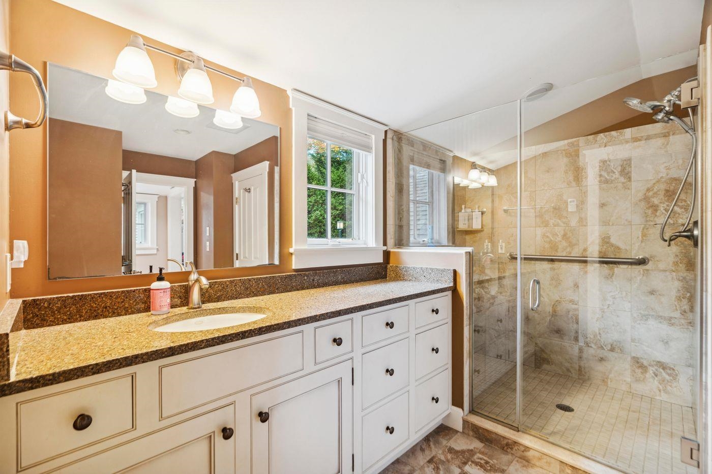 299 Mountain Road Stowe, VT 05672 - Photo 11 of 23