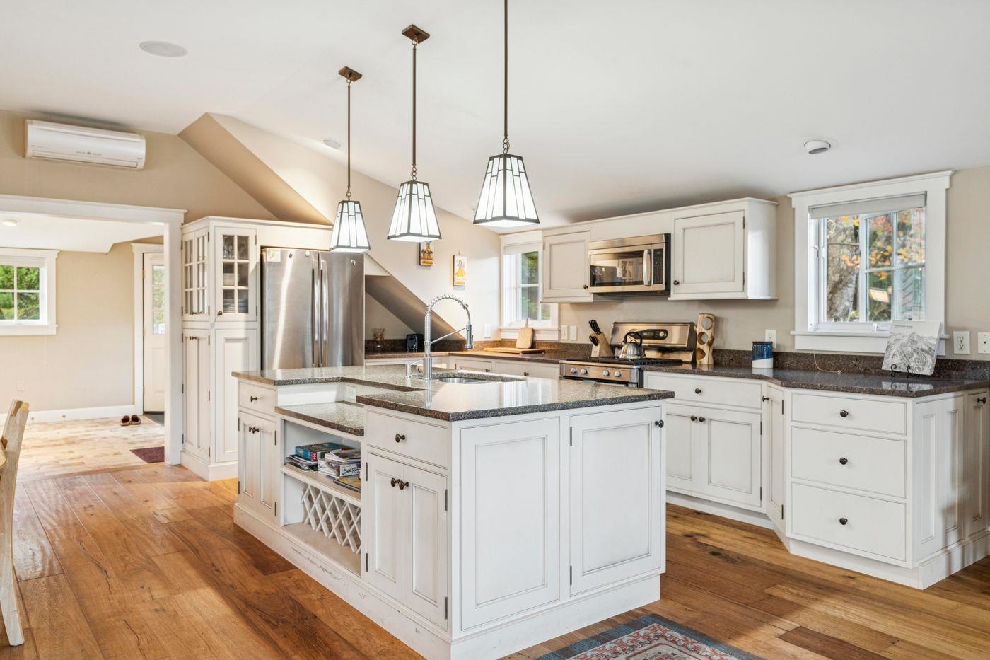 299 Mountain Road Stowe, VT 05672 - Photo 4 of 23