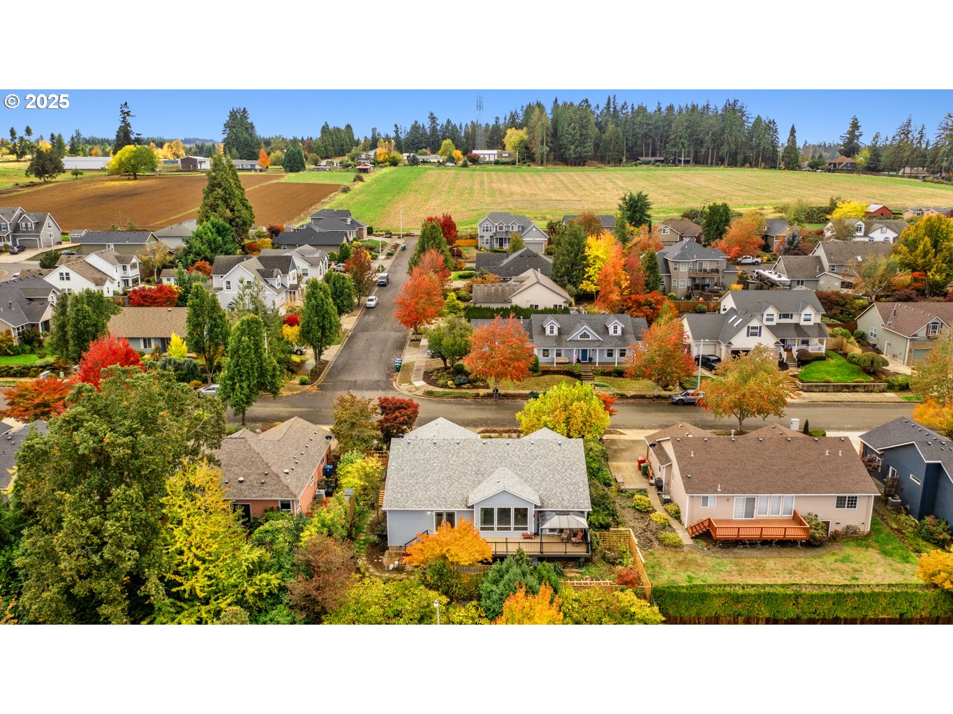 1409 Crestview Drive Silverton, OR 97381 - Photo 22 of 22 a view of an ocean with city